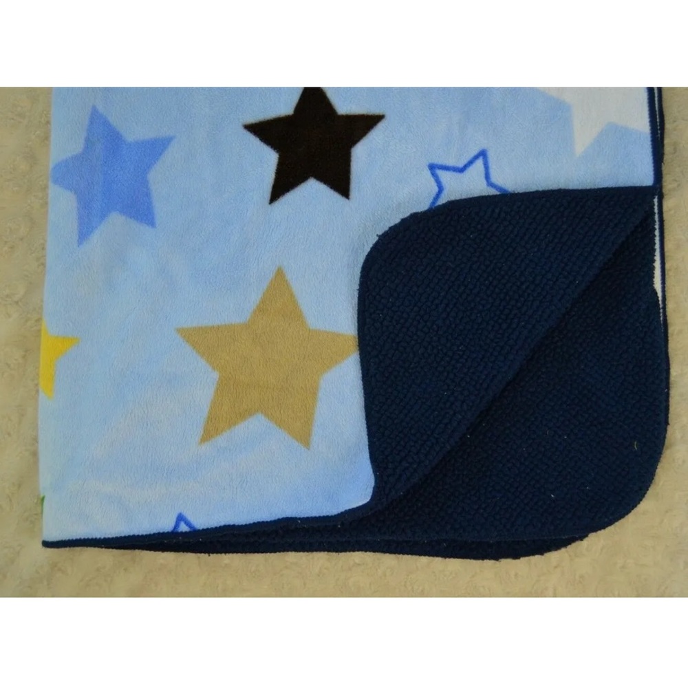 Circo Star Baby Blanket Blue Sherpa Underside Red Brown Tan White Yellow Green